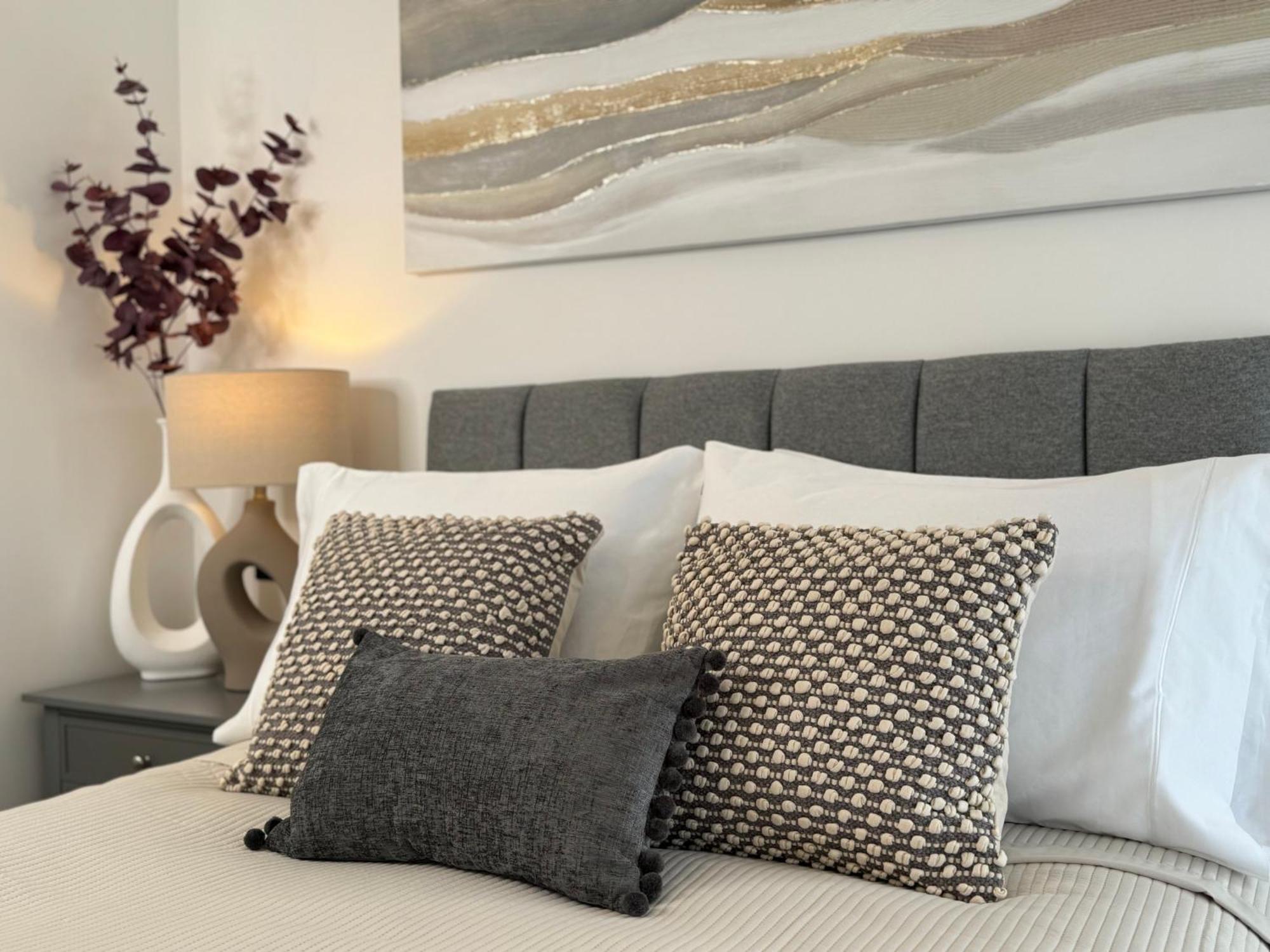 Modern One-Bedroom Apartment Swindon Exteriör bild