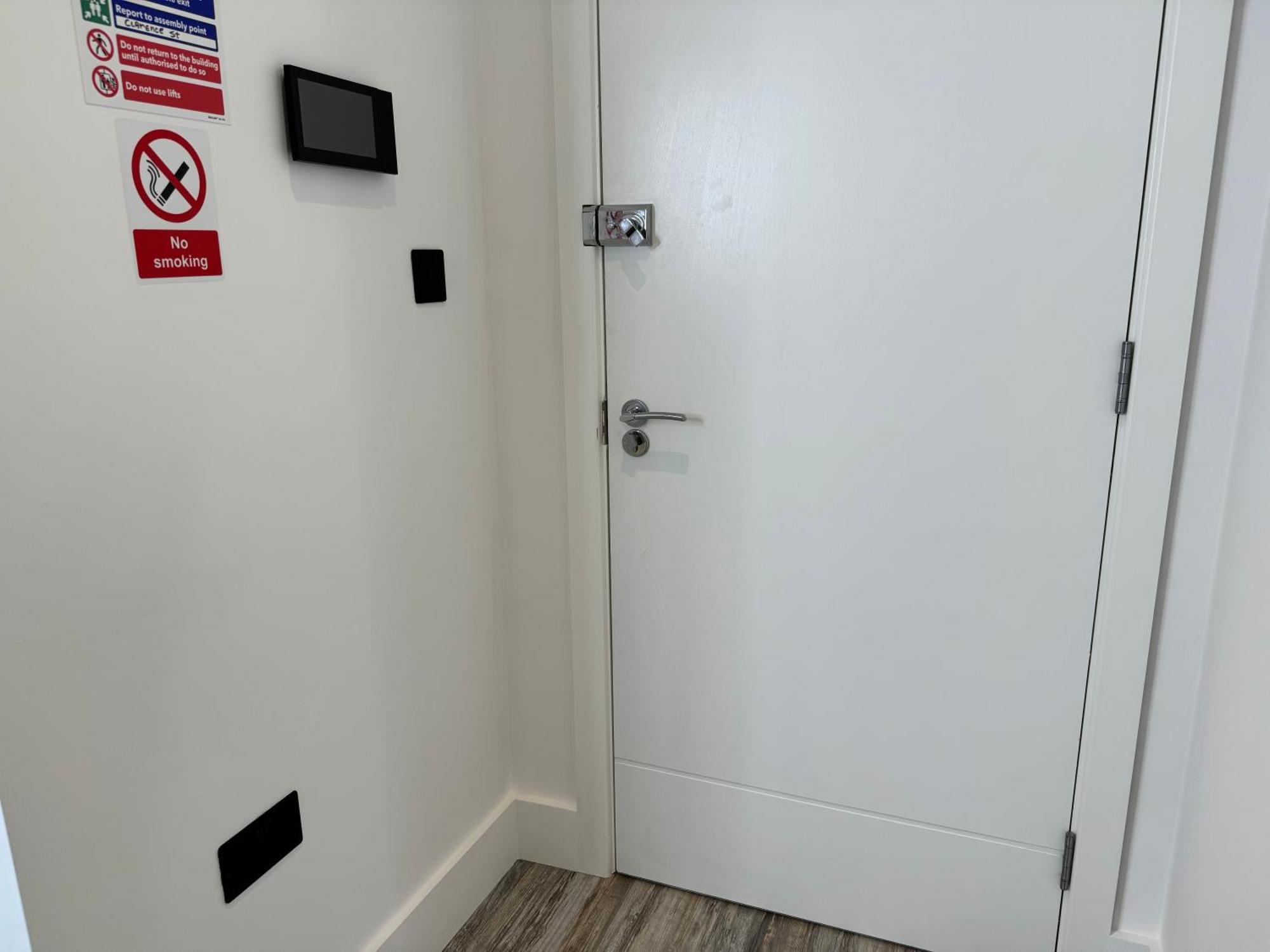 Modern One-Bedroom Apartment Swindon Exteriör bild