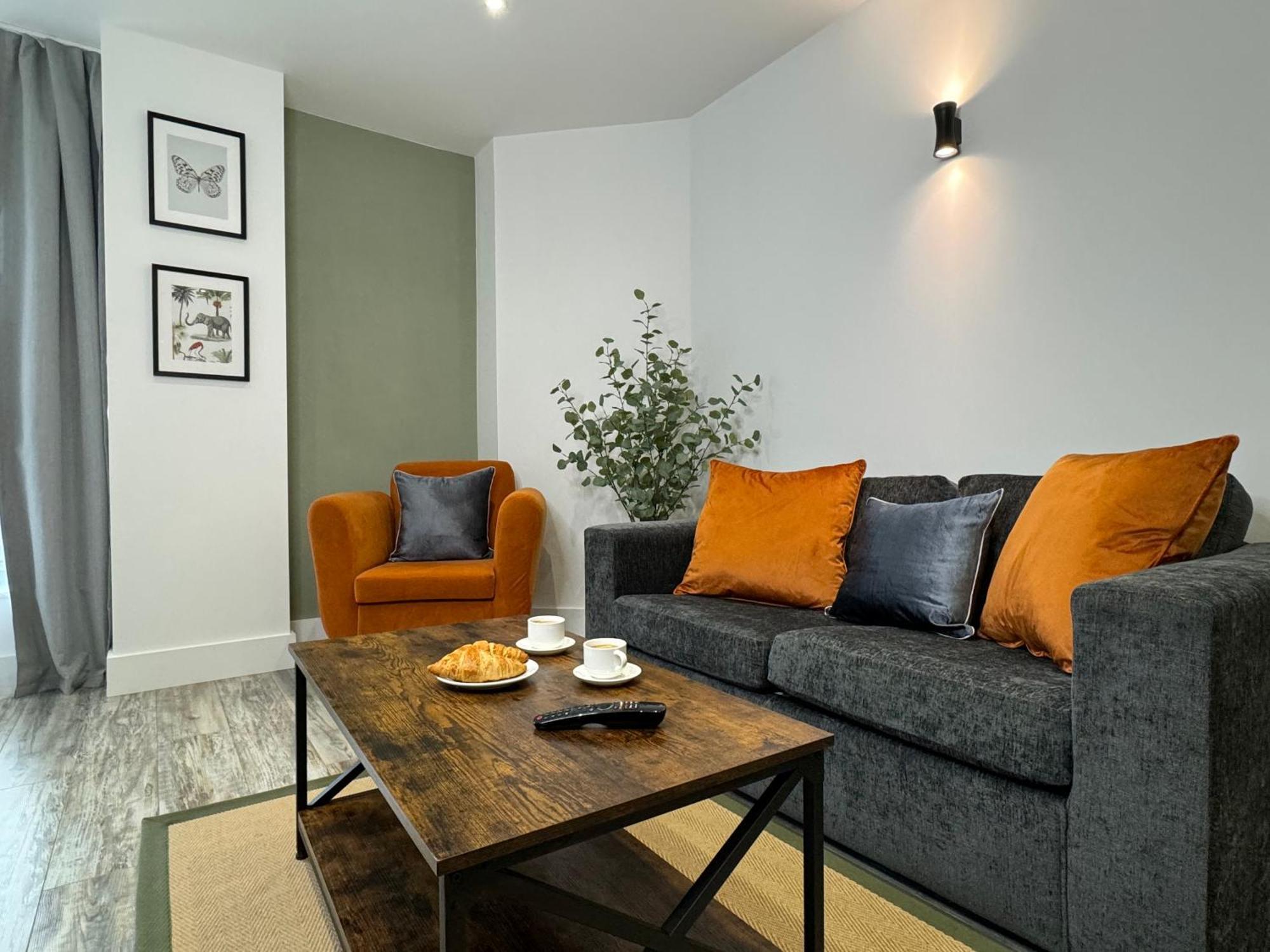 Modern One-Bedroom Apartment Swindon Exteriör bild